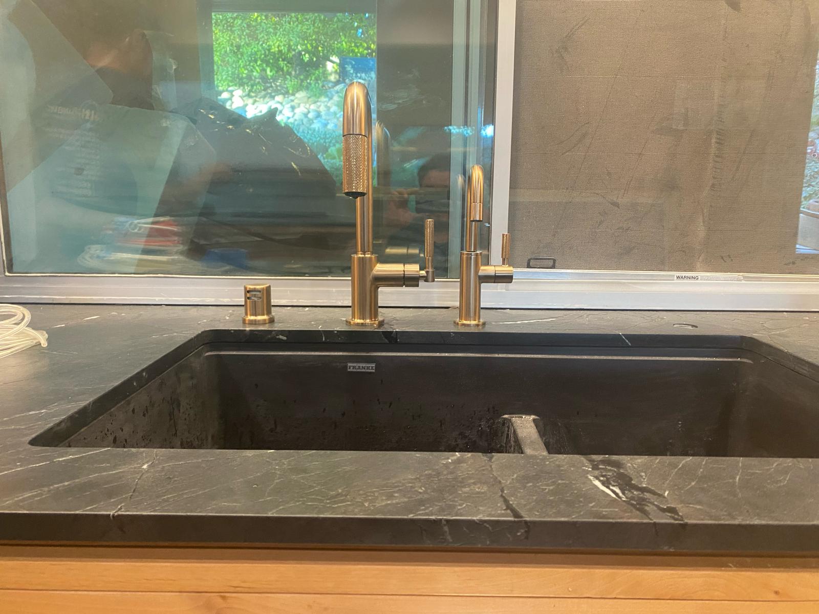 Modern shower remodel by SoCal Emergency Plumbing Newport Beach